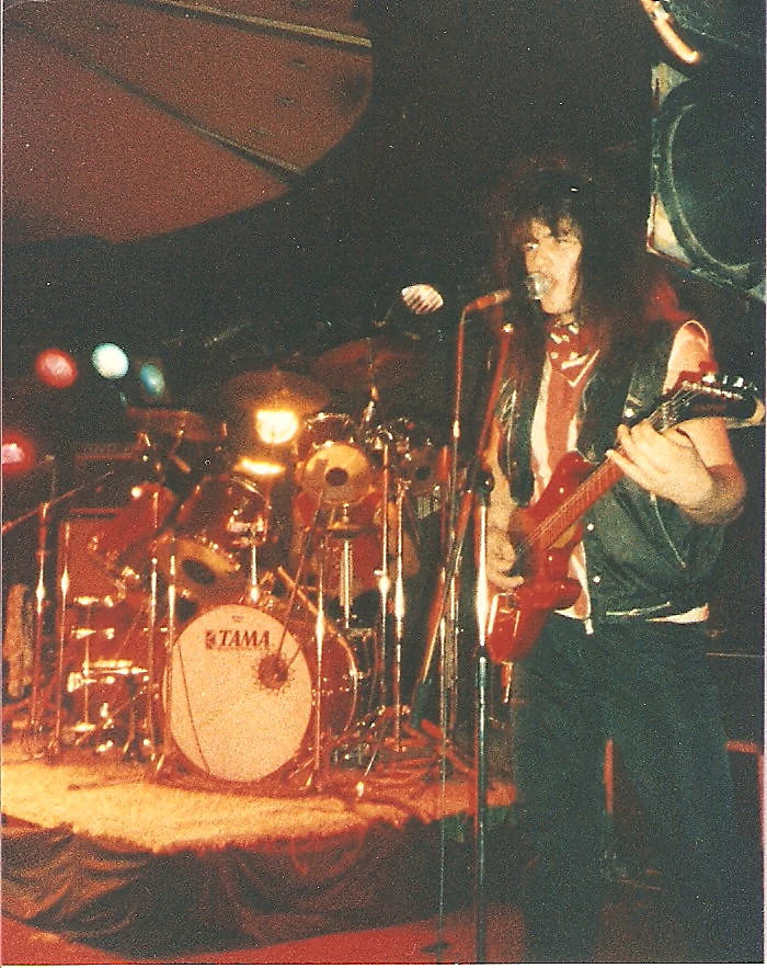 Benny Doro onstage