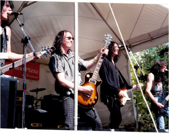 Kurt Frohlich performing at Music West ’97