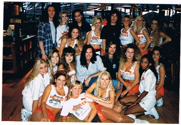Black Diamond with a large group at Hooters